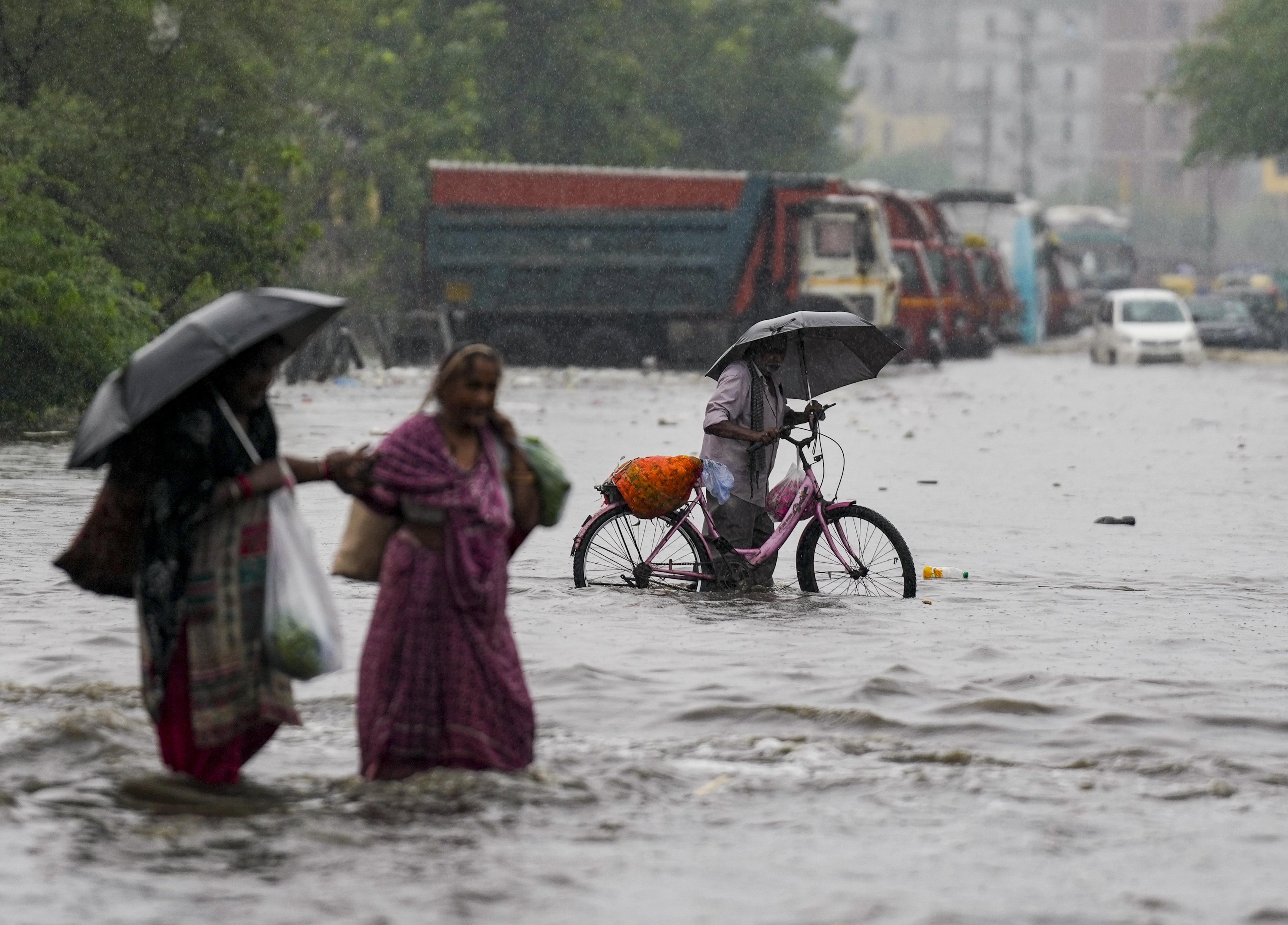 Rain sweeps parts of Delhi-NCR; IMD issues yellow alert for two days