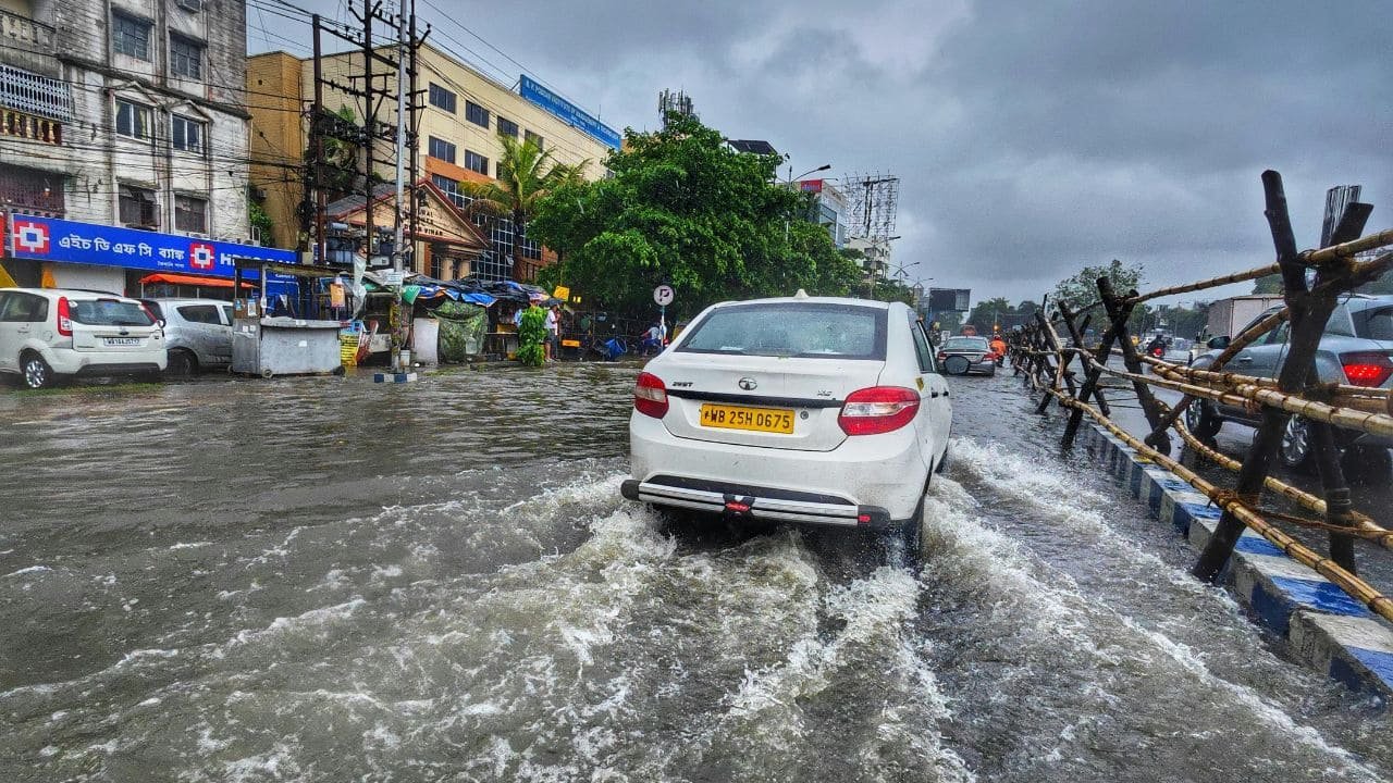 મોનસૂન અપડેટ: IMD આ રાજ્યોમાં ભારે વરસાદ અને તોફાની પવનની આગાહી કરે છે