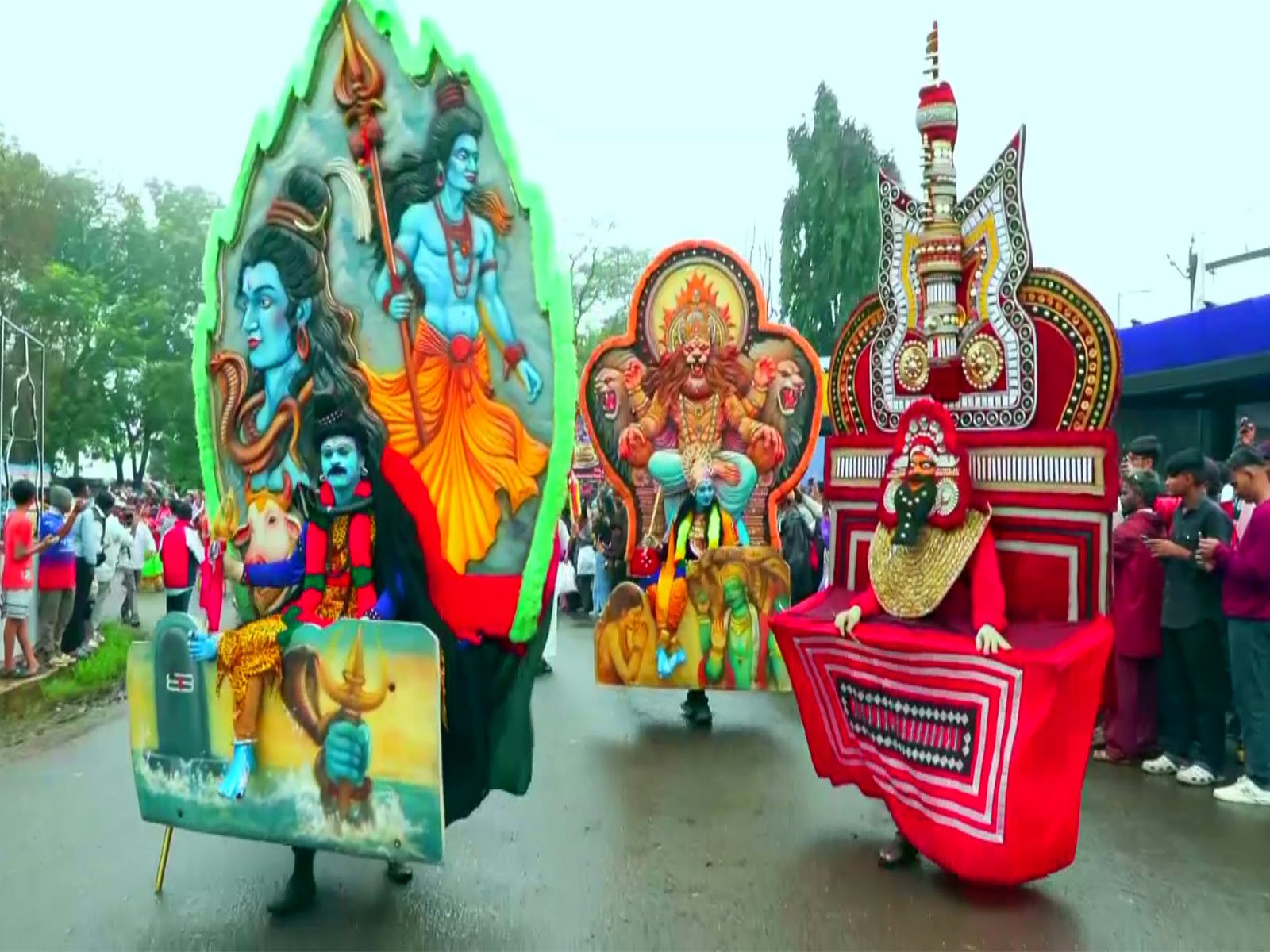 સાપુતારા મોનસૂન ફેસ્ટિવલ ડાંગ આદિવાસી વારસો અને હસ્તકલાનું પ્રદર્શન કરે છે