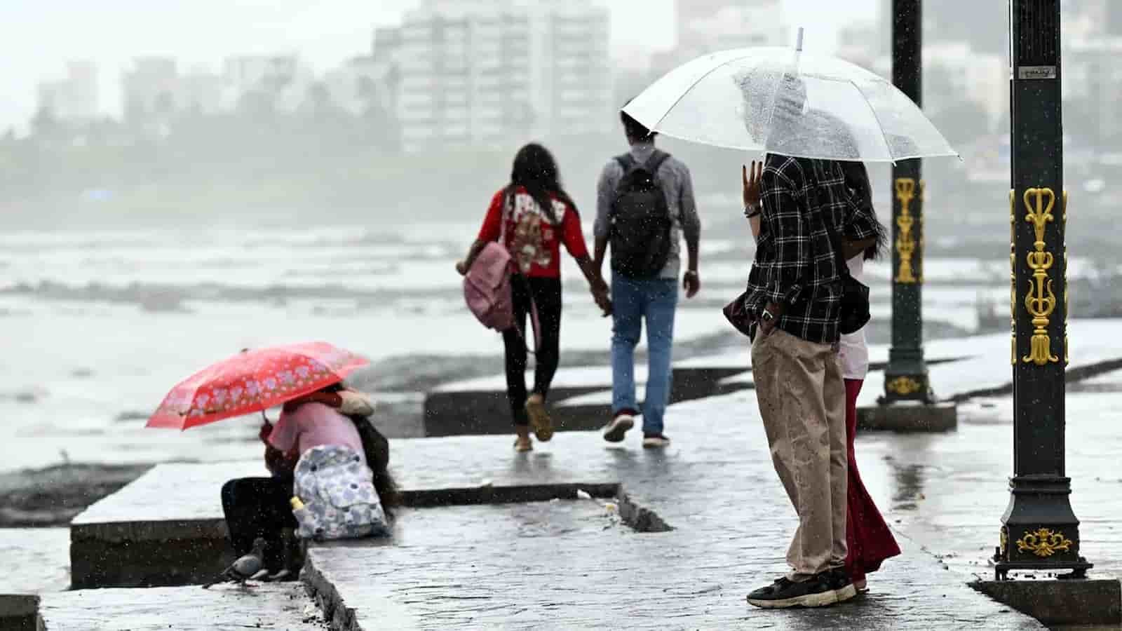 Mumbai Mayor Urges Residents to Enjoy Monsoon Responsibly as IMD Maintains Rain Alerts Across Maharashtra
