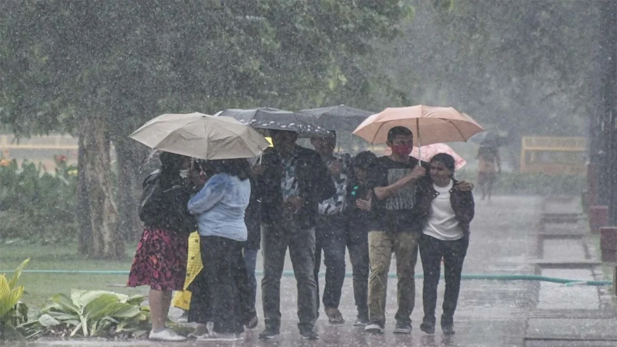 IMD Alert: Heavy rains will occur in these states including UP and Bihar today, know the weather conditions across the country.