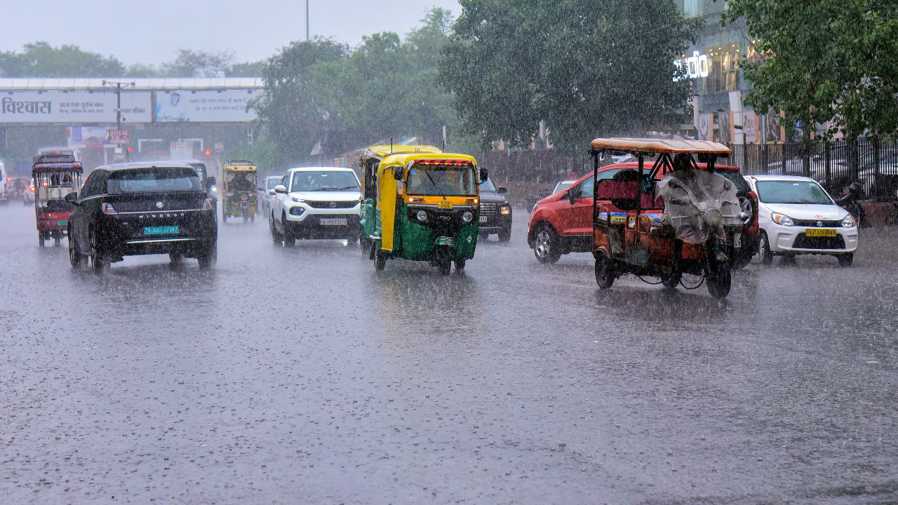 Weather Forecast for August 12: IMD alert for heavy rainfall, storms, and high-speed winds across 19 states