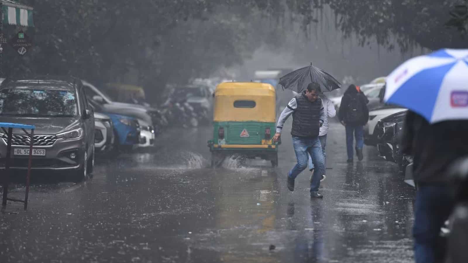 Monsoon Covers Entire Country; IMD Issues Heavy Rainfall and Storm Alert for 17 States, Red Alert in Gujarat, Rajasthan and Maharashtra