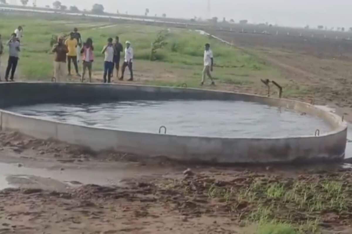 Viral Video: Farmer's Well Water Movies Mysteriously In Gujarat Village; Internet Calls It 'Unwell'