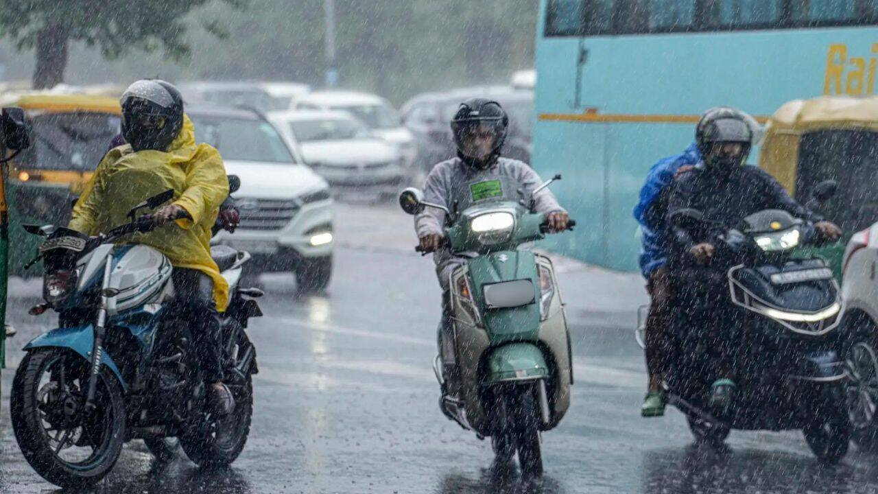 Weather tomorrow: IMD warns of heavy to very heavy rain in Odisha; hot and humid weather to persist in Delhi-NCR