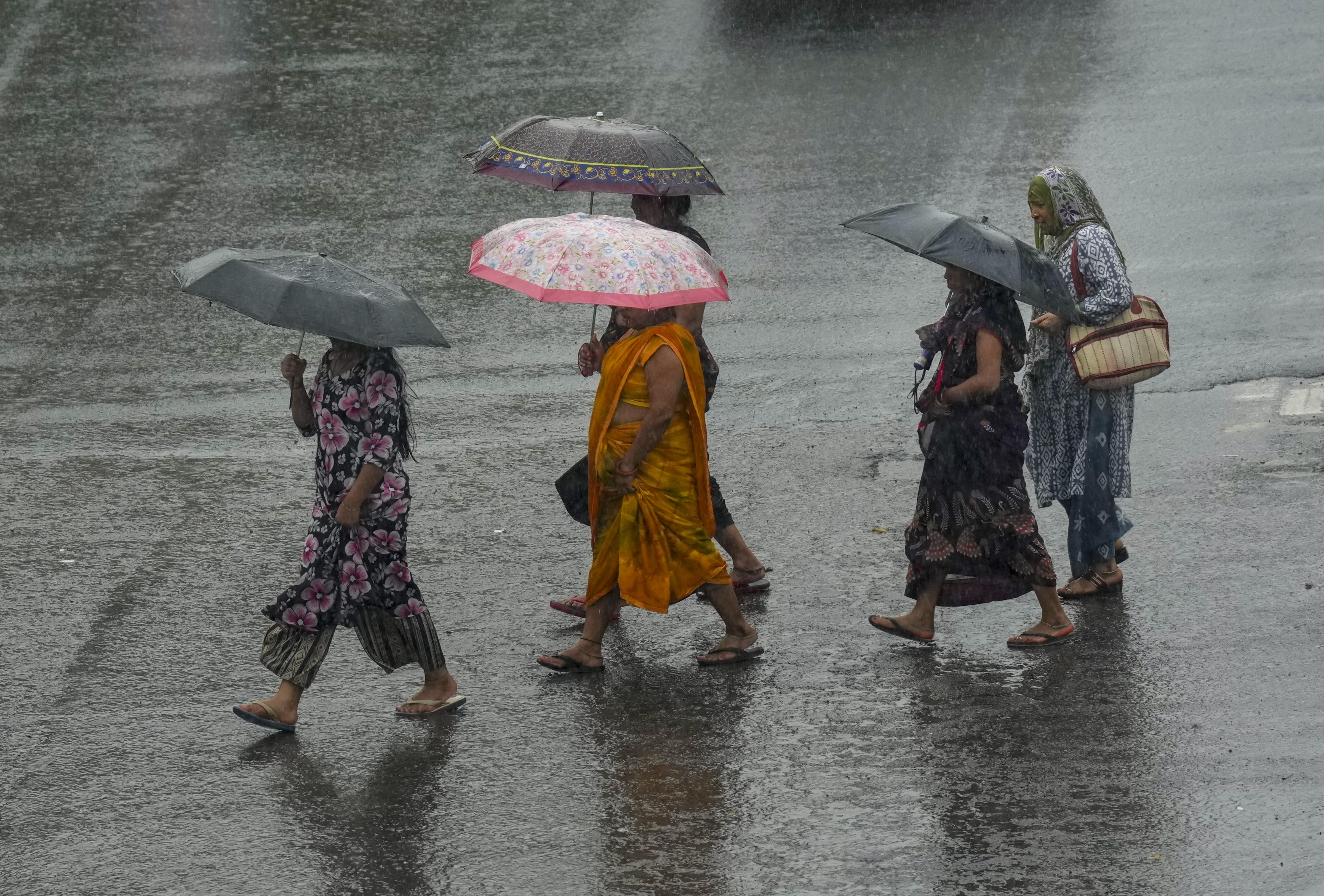 Rain lashes parts of Delhi-NCR, IMD issues yellow alert for two days