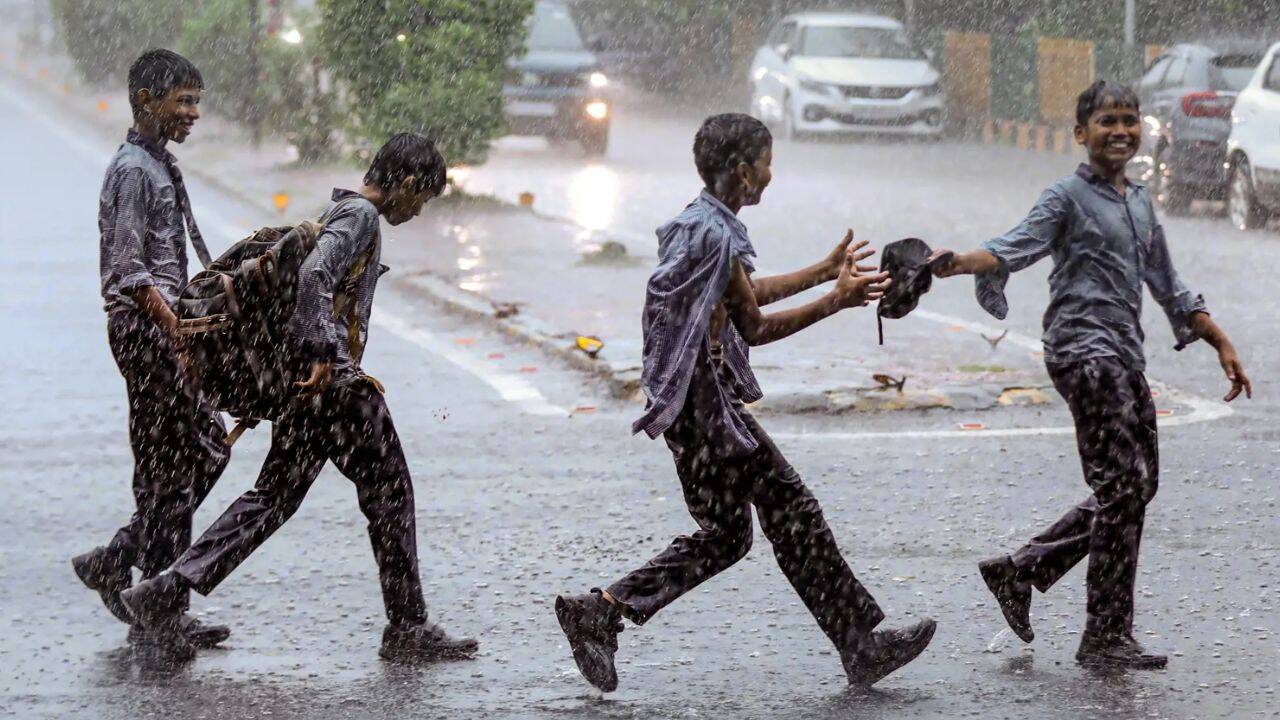 Weather tomorrow: IMD warns of heavy rain in several states; MP, Delhi-NCR, Gujarat likely to see intense spells