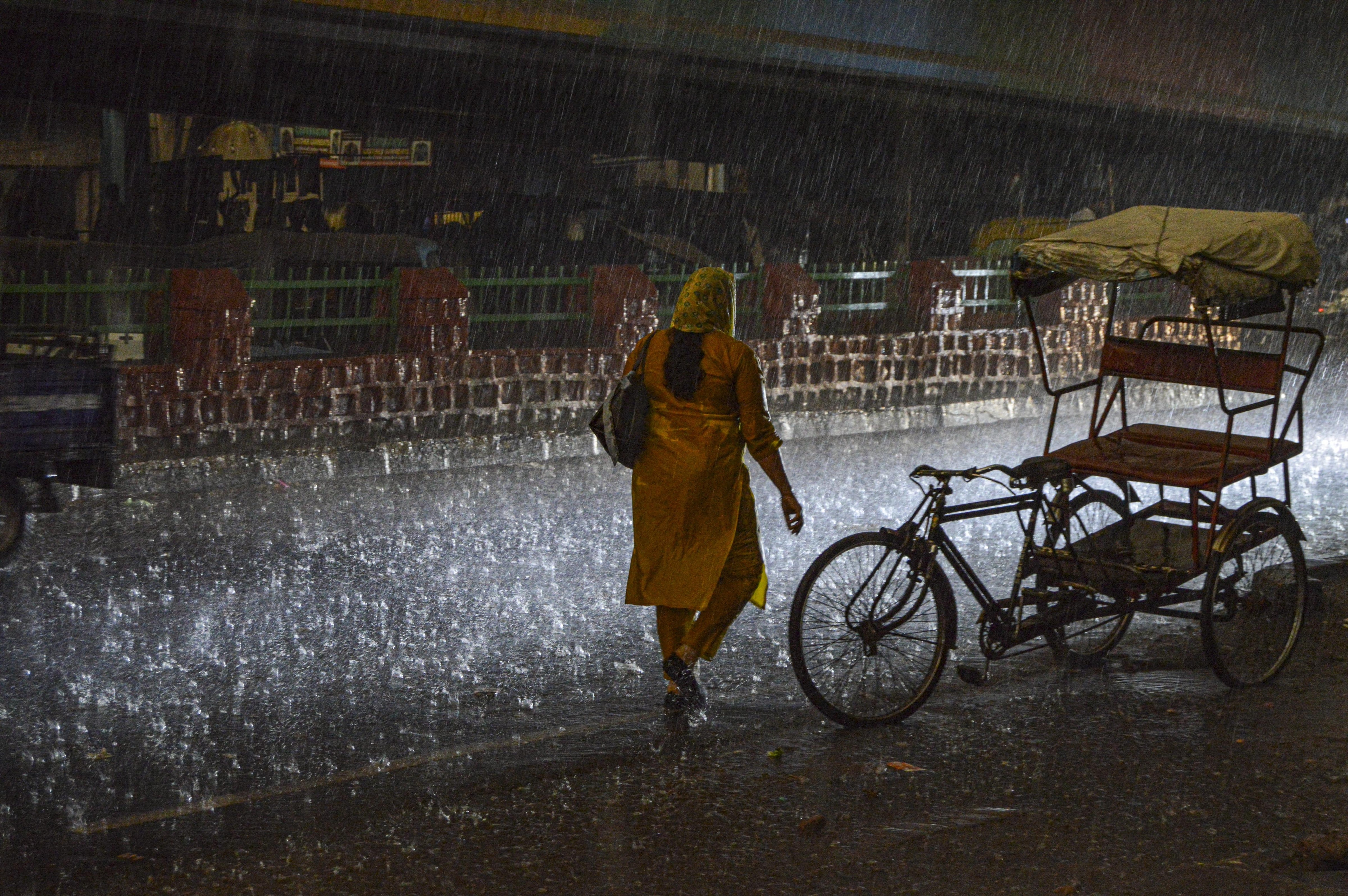 Delhi may get some rain; IMD warns of heavy showers in Gujarat, Maharashtra