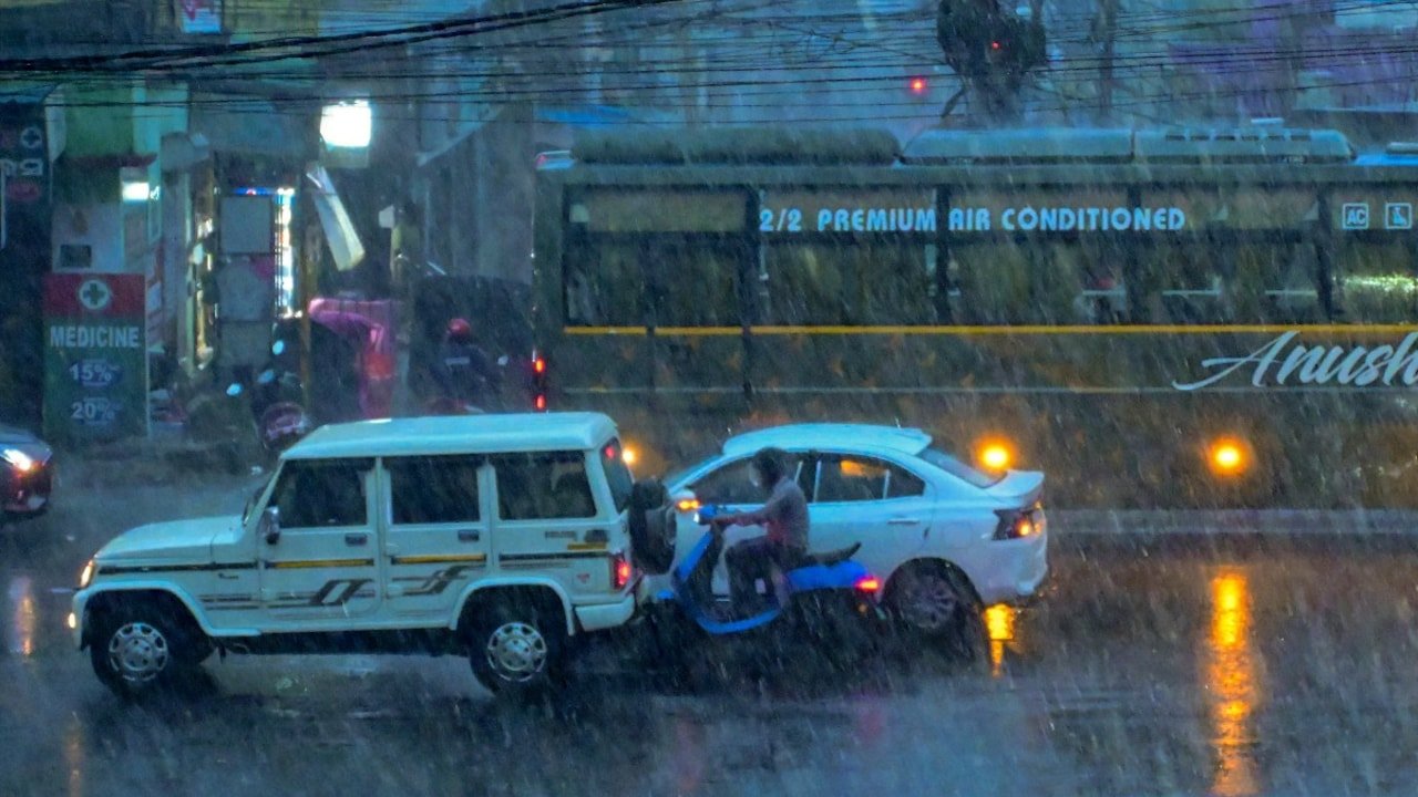Monsoon to turn vigorous: India to get heavy rain, thunderstorms on Friday