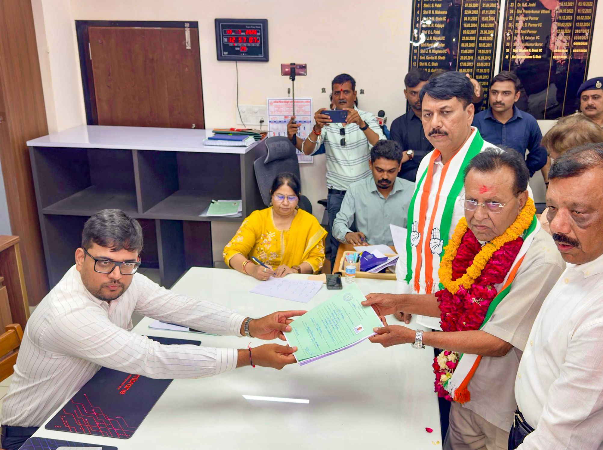 Gujarat: Congress candidate Bhikha Rabari files nomination for Manjalpur bypoll