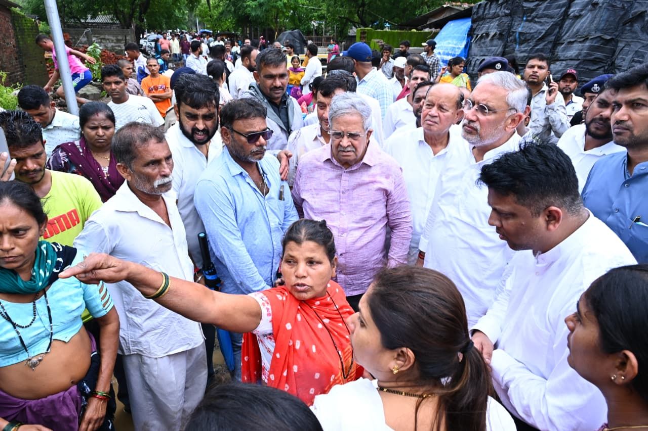 Gujarat floods: BJP chief visits Valsad as NDRF widens rescue operations