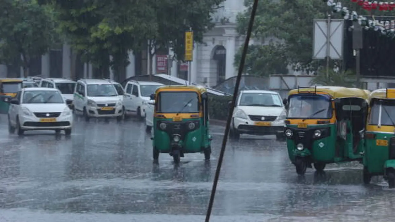 Delhi-NCR braces for heavy rain as IMD issues fresh monsoon alert