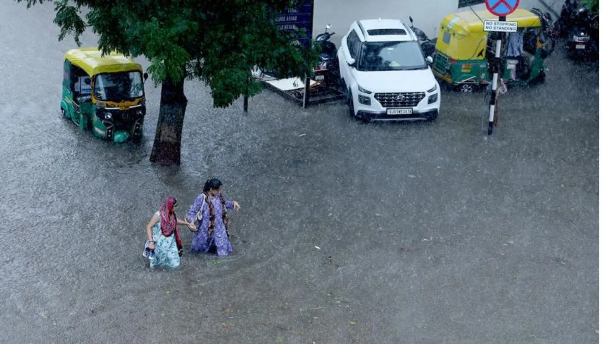 Gujarat Rain: IMD Issues Red Alert For Ahmedabad, Vadodara And 13 Other Districts; Orange Alert For 21 Others