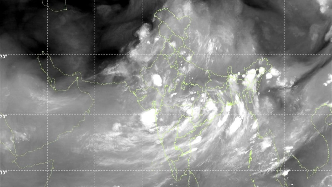 Isro images show 90% of India is under cloud cover. How much rain is likely?