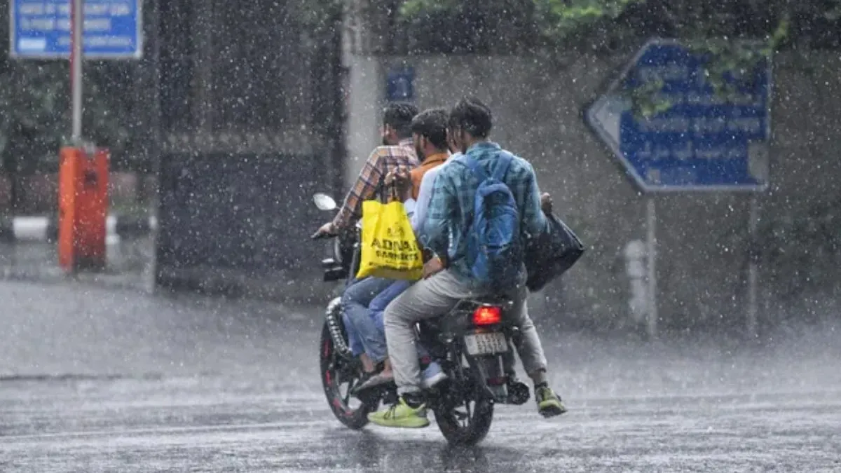 Heavy Rain Lashes Delhi, Noida; IMD Issues Storm Alerts Across 25 States | Forecast For UP, MP, Rajasthan