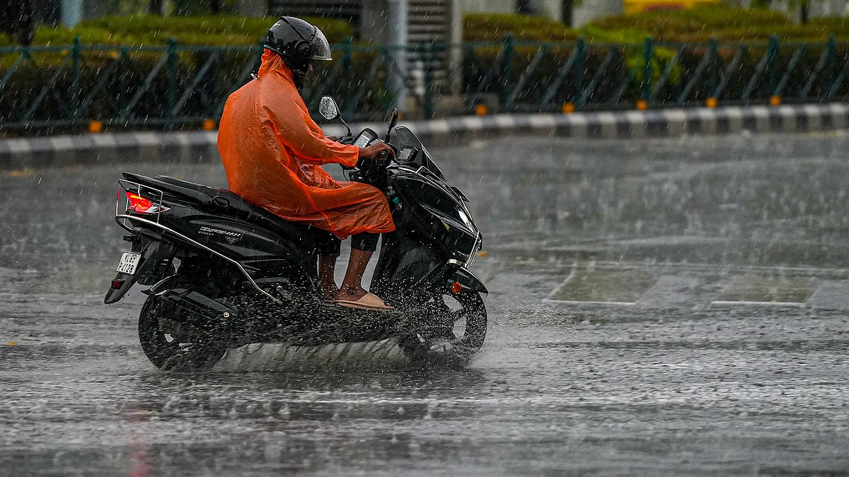 Monsoon Gains Momentum: Delhi on Yellow Alert, Mumbai on Orange Alert; Heavy Rain Soaks Several States