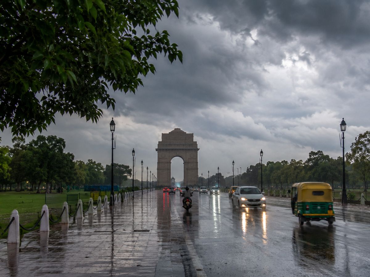 Delhi Weather Update Today: Waterlogging, Traffic Jams Return as IMD Predicts Heavy Rain Across NCR Till August 8