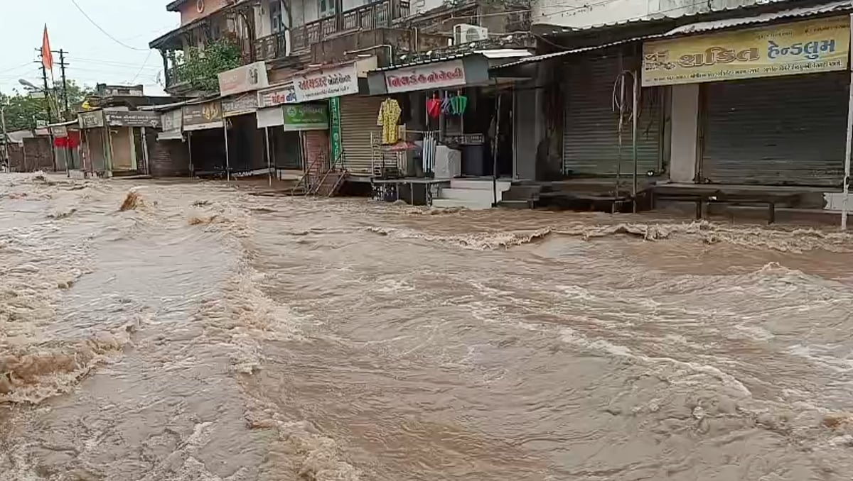 North Gujarat receives heavy rain; flood crisis deepens, rescue operations intensify