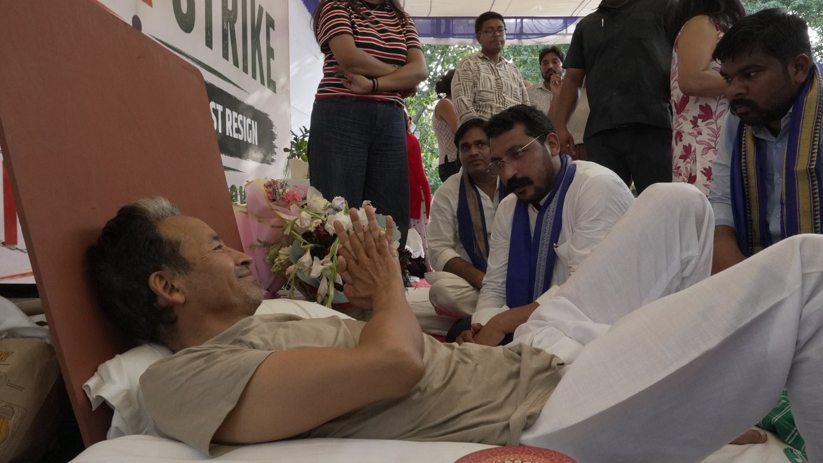 Opposition MPs Visit Wangchuk as Fast Enters Day 18