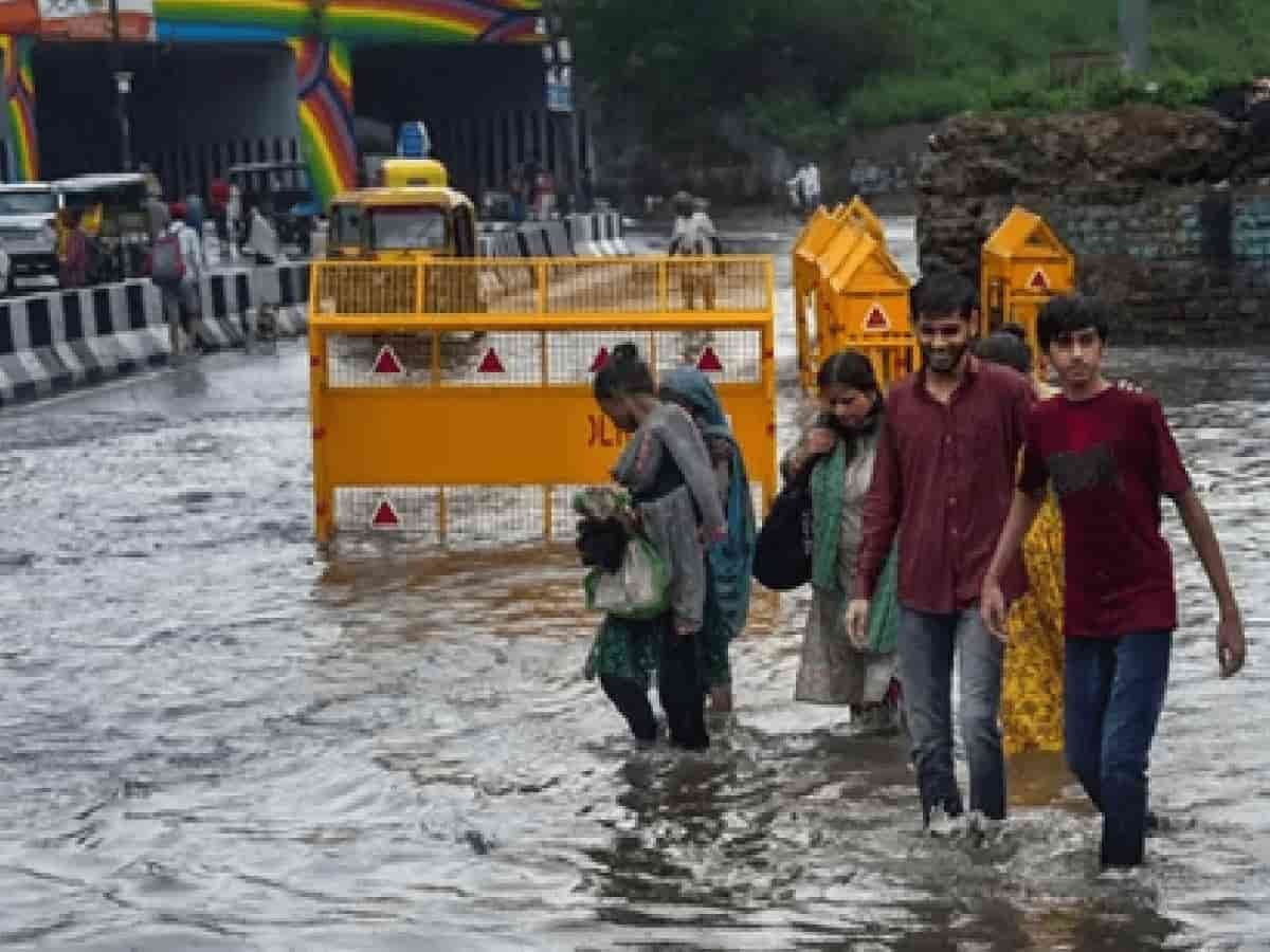 मानसून का प्रकोप: आईएमडी ने 15 राज्यों के लिए भारी बारिश की चेतावनी और उत्तराखंड के लिए ऑरेंज अलर्ट जारी किया, 70 किमी प्रति घंटे की रफ्तार से हवाएं चलेंगी