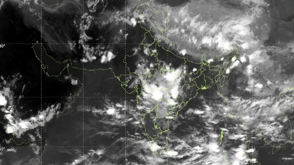 Satellite Imagery Reveals Lack of Rain Clouds in Central India During Monsoon Peak