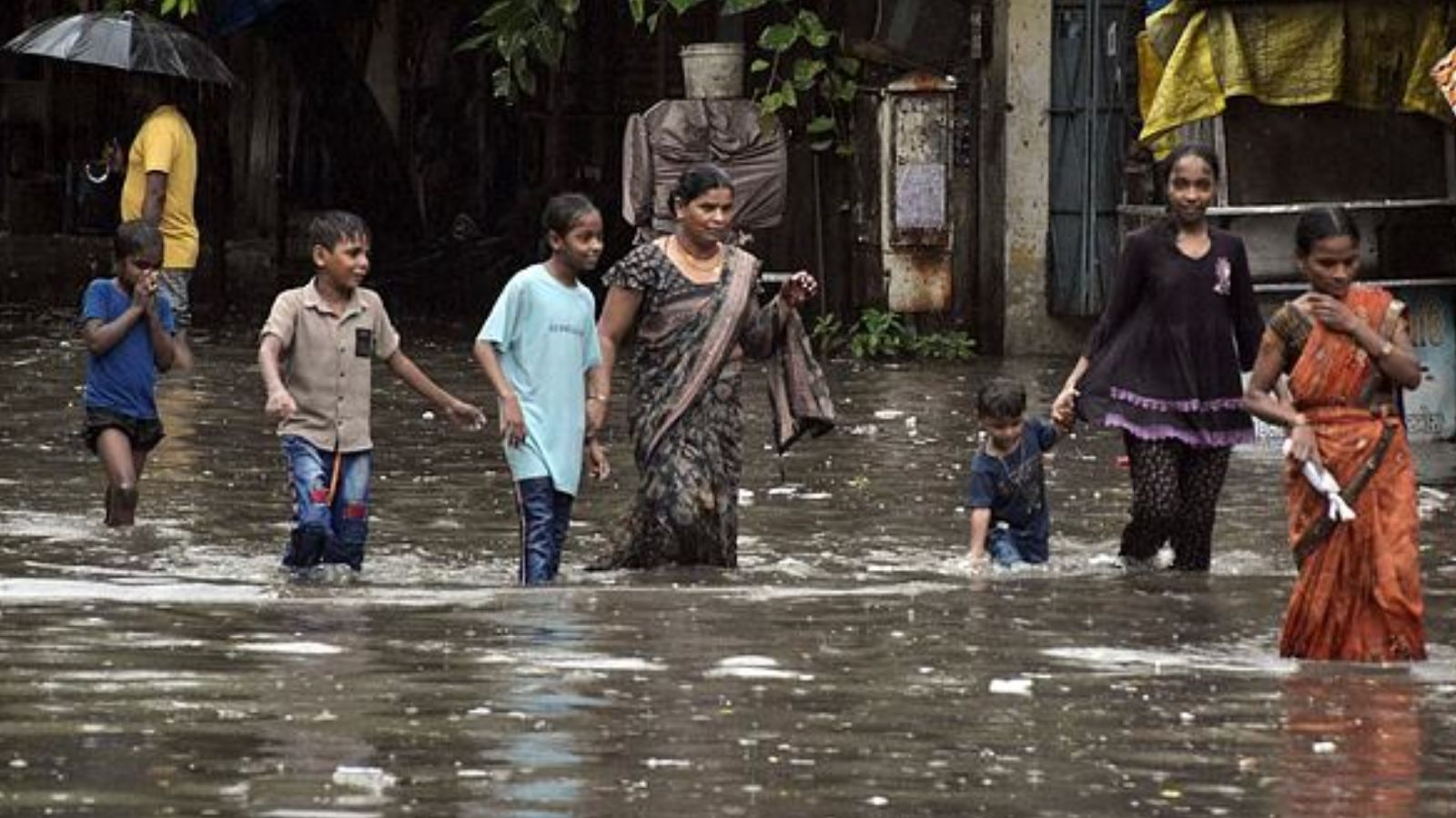4 dead, 41 rescued, 16,500 shifted amid heavy rainfall in Gujarat; red alert in 5 districts today