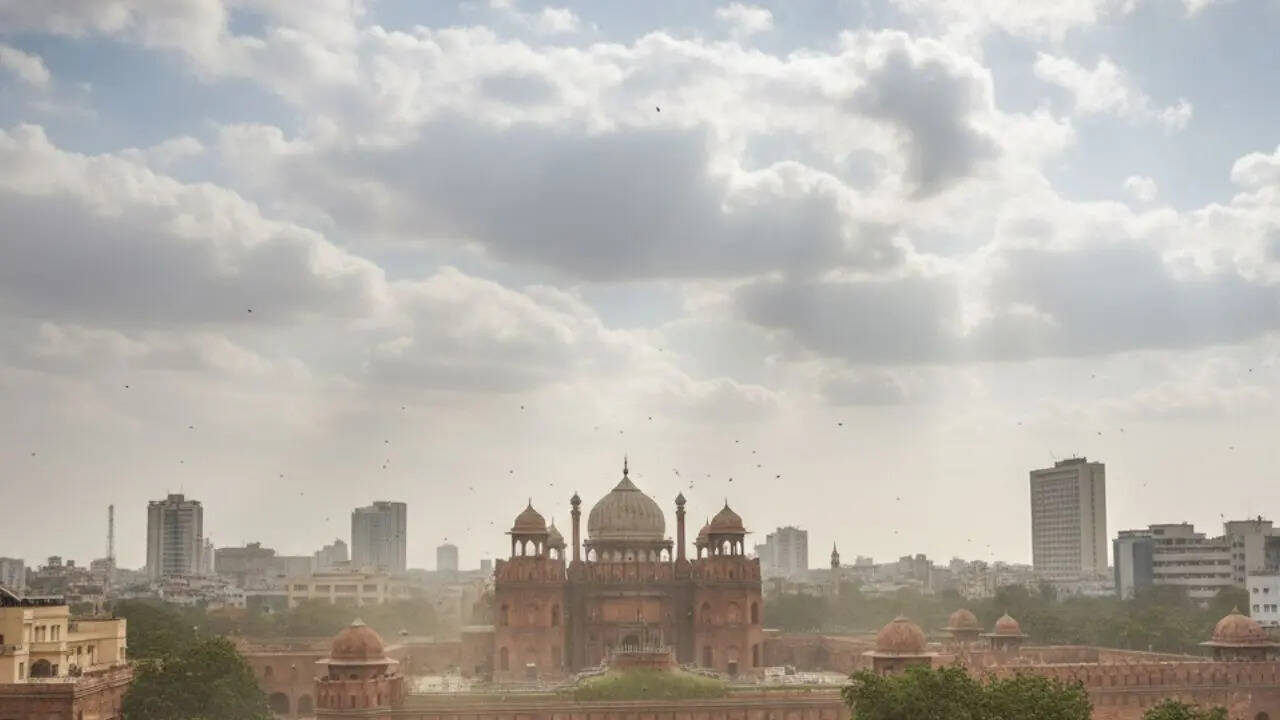 Delhi Weather Today: Hot, Humid Conditions To Continue, Mercury To Touch 40°C; Rain Relief Still A Few Days Away