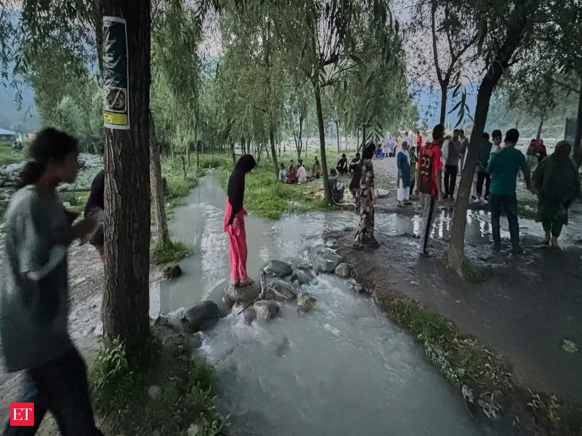 IMD Weather Today, July 25: Gujarat, Delhi-NCR, Rajasthan, Mumbai, Himachal, Uttarakhand, Punjab, MP, Odisha and Northeast brace for heavy rain, thunderstorms as active monsoon intensifies