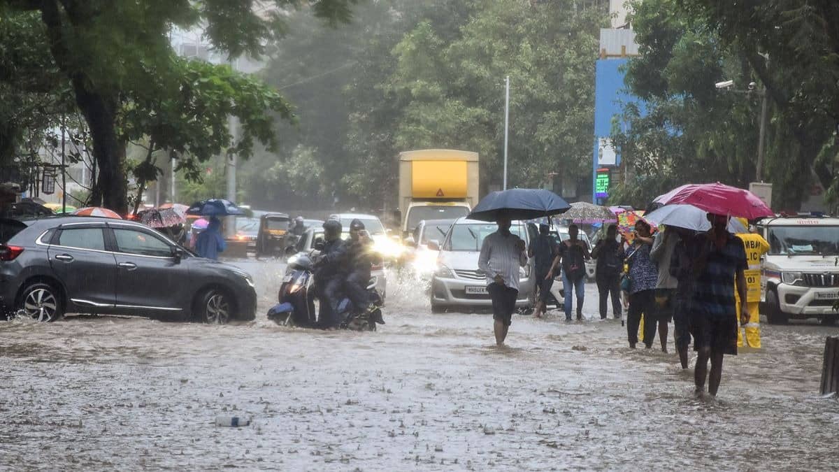 2 Monsoons In India: West Braces For Extremely Heavy Rain, South Faces Dry Week