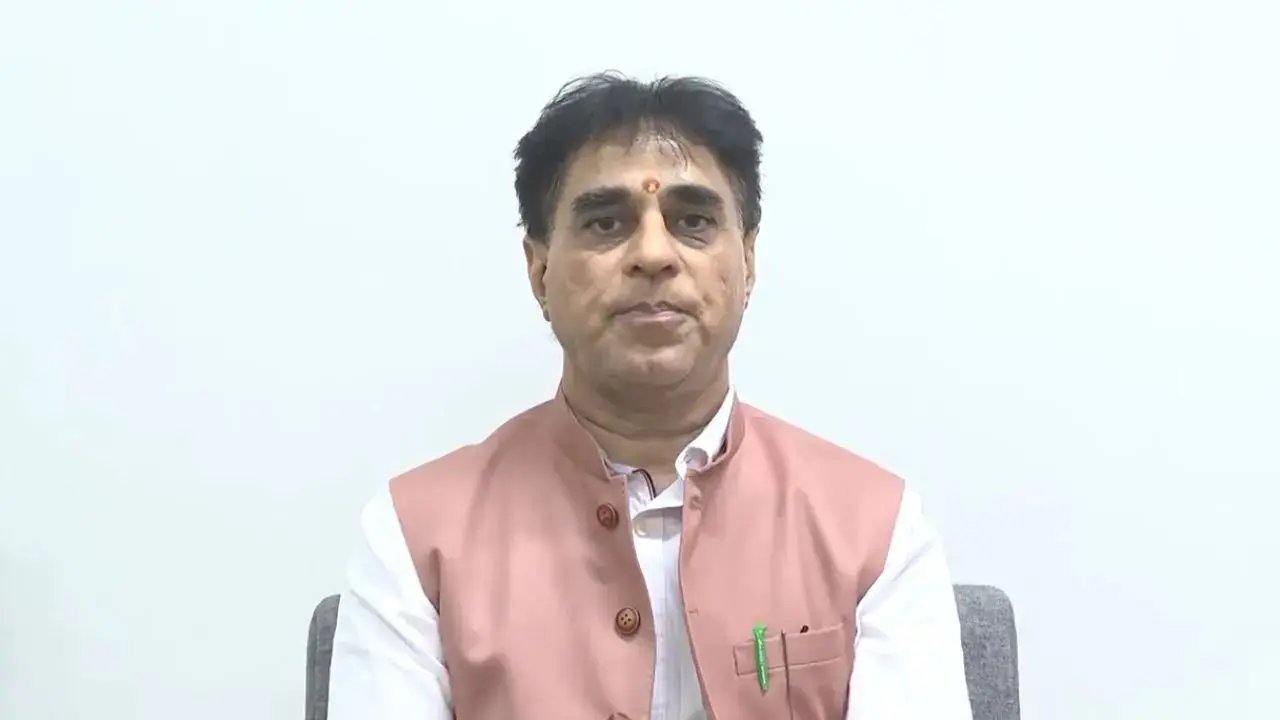 मौसमी फ्लू के मामलों के बीच गुजरात में H1N1 का अलर्ट, मंत्री ने तैयारियों पर जोर दिया