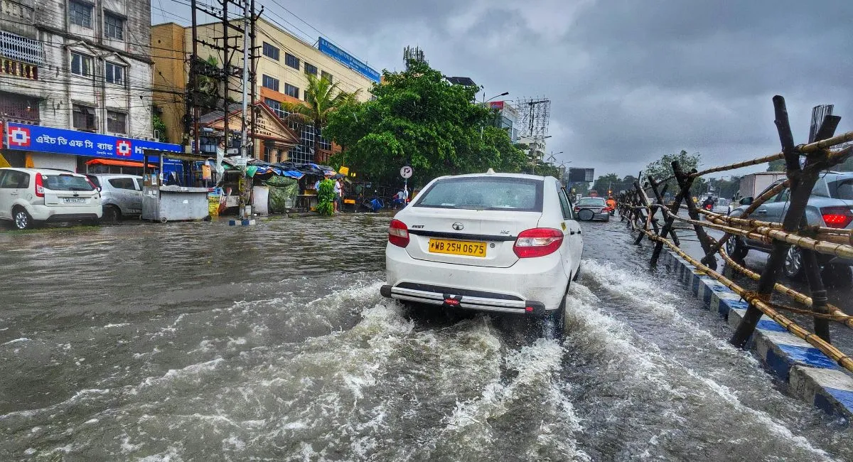 Weather Update: IMD Issues Red Alert For Gujarat, Heavy Rain Alert Across 19 States | Check Forecast For Delhi