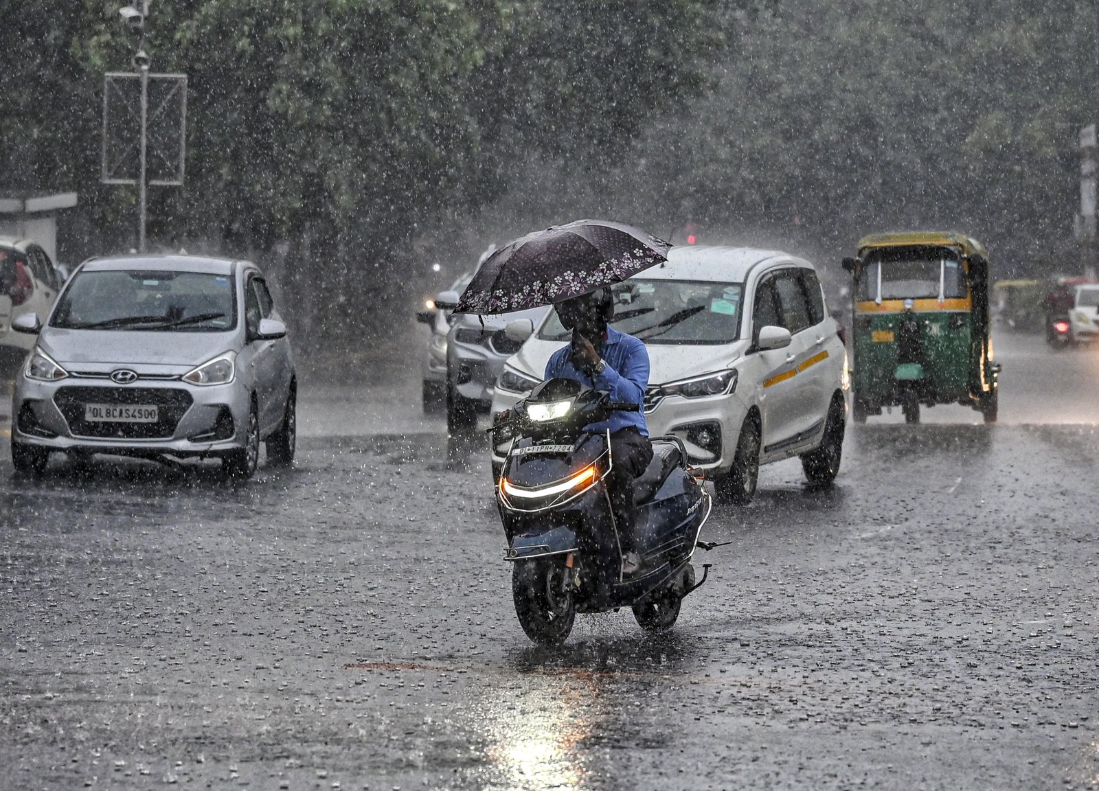 Rain brings relief to Delhi; IMD warns of heavy showers across India